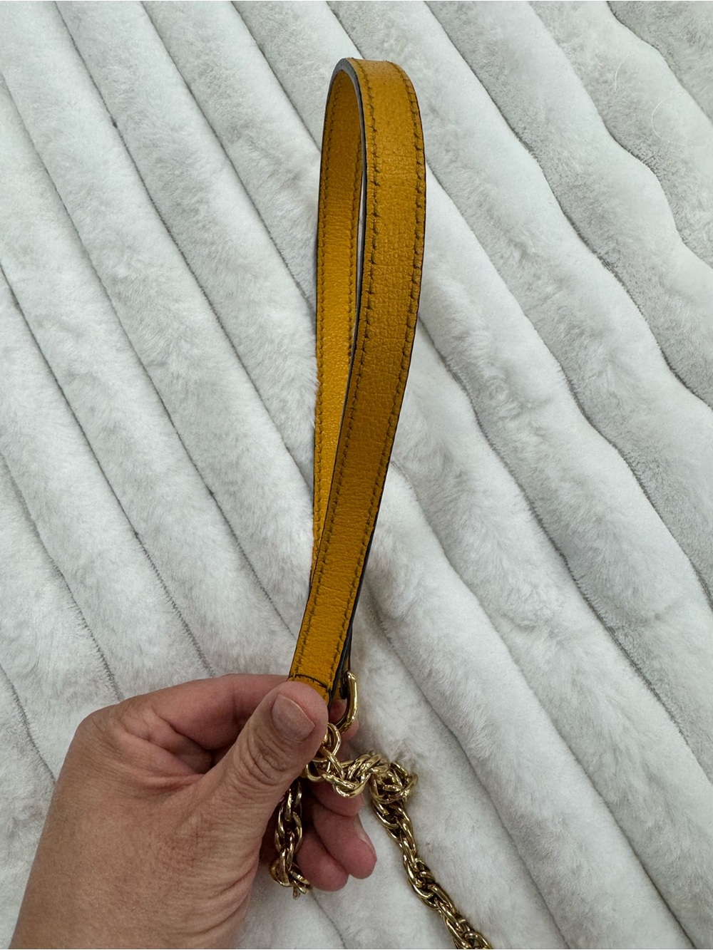 Gucci Floral GG Marmont Round Shoulder Bag in Yellow - Picture 7 of 13